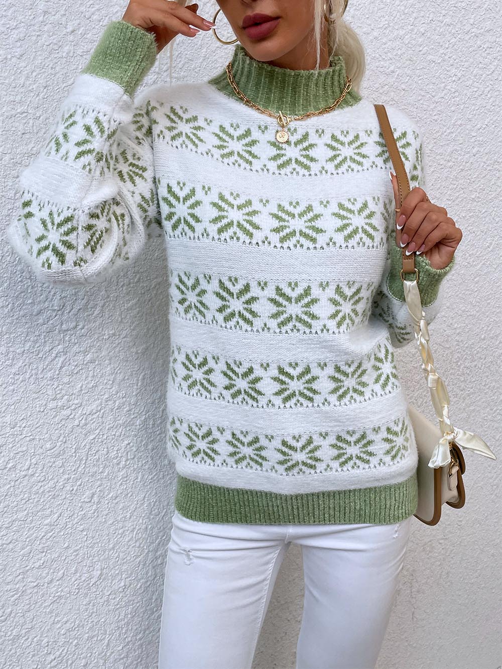 Gabriela | Jacquard Christmas sweater with snowflakes