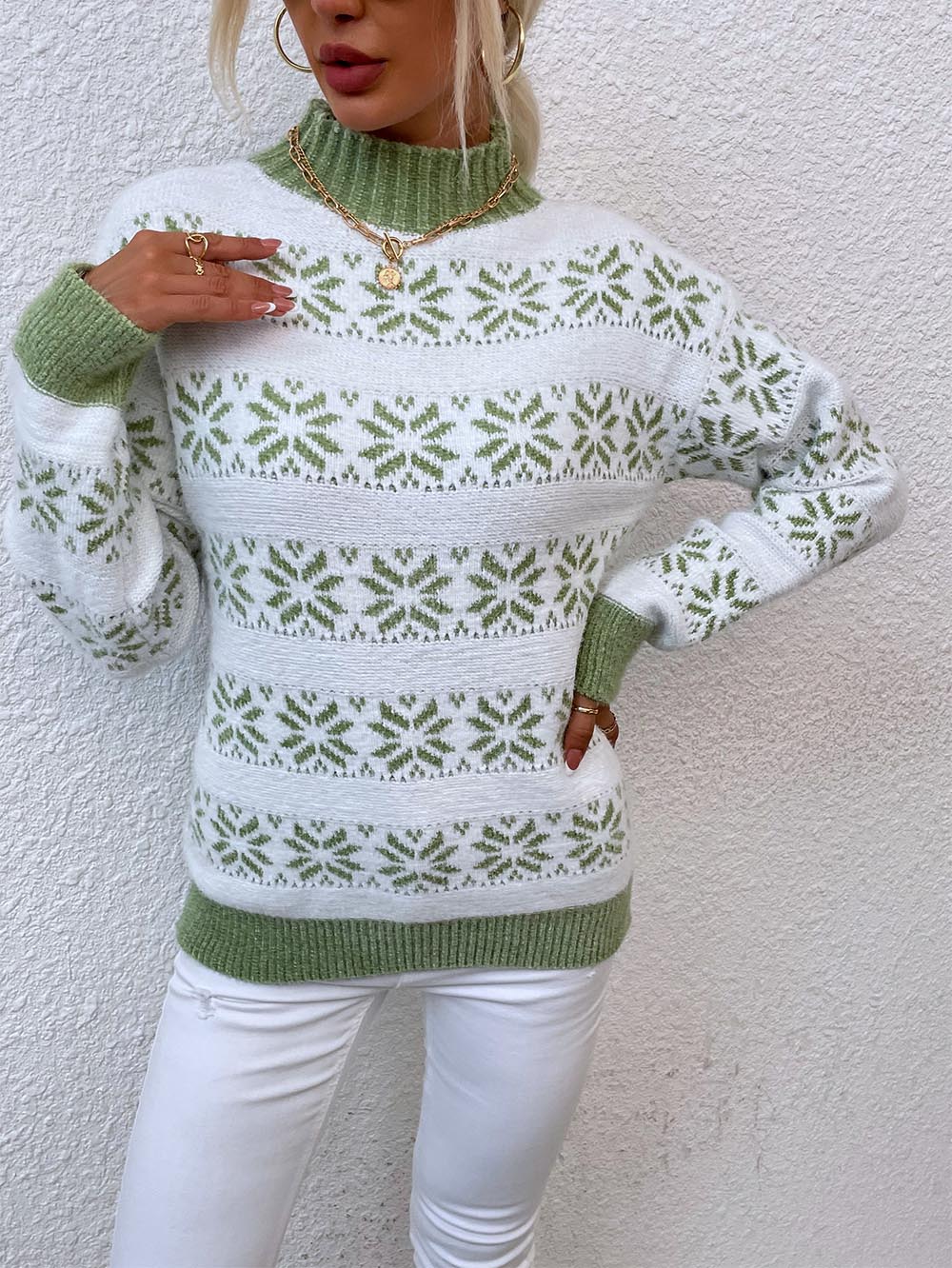 Gabriela | Jacquard Christmas sweater with snowflakes