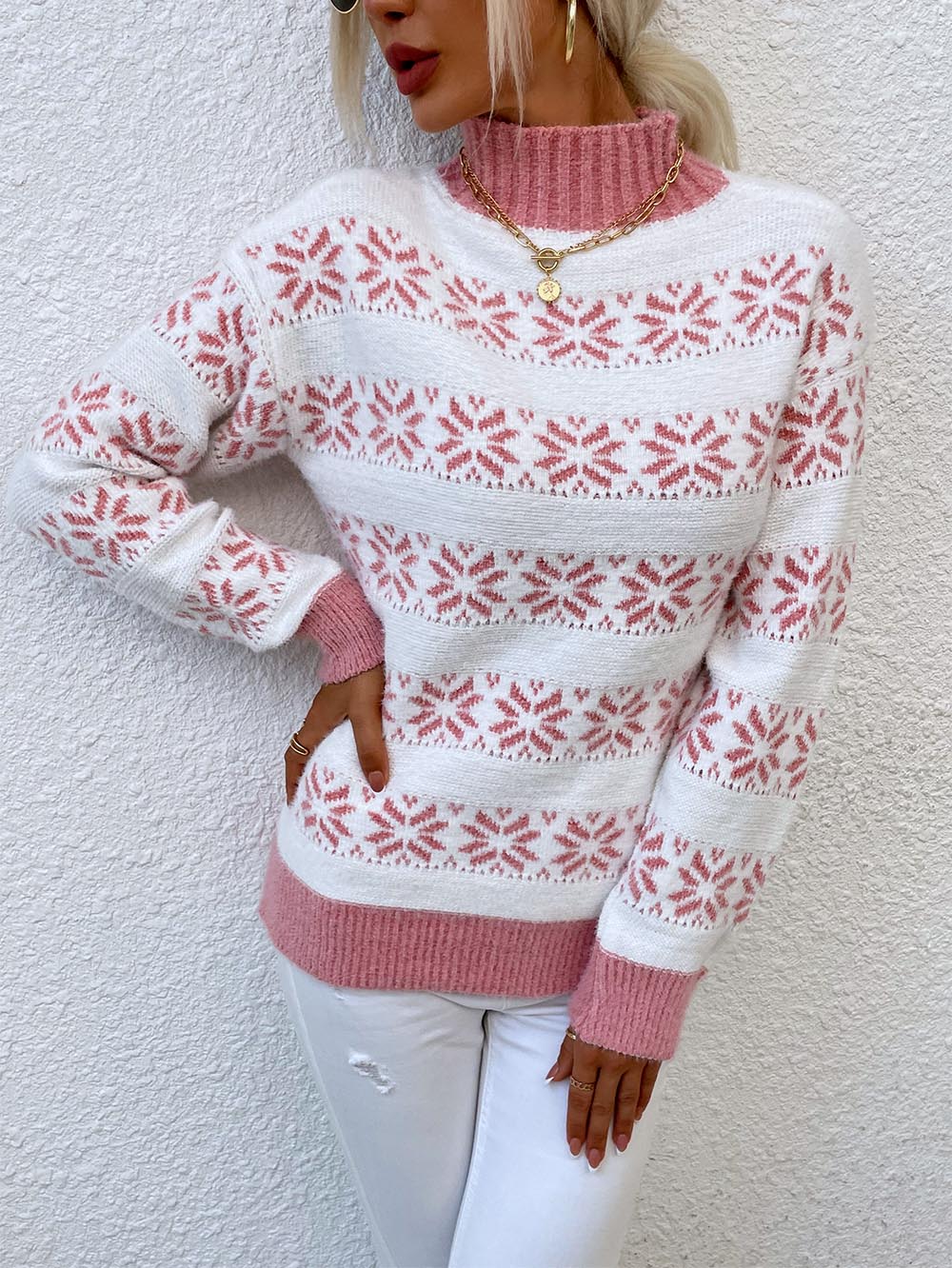 Gabriela | Jacquard Christmas sweater with snowflakes