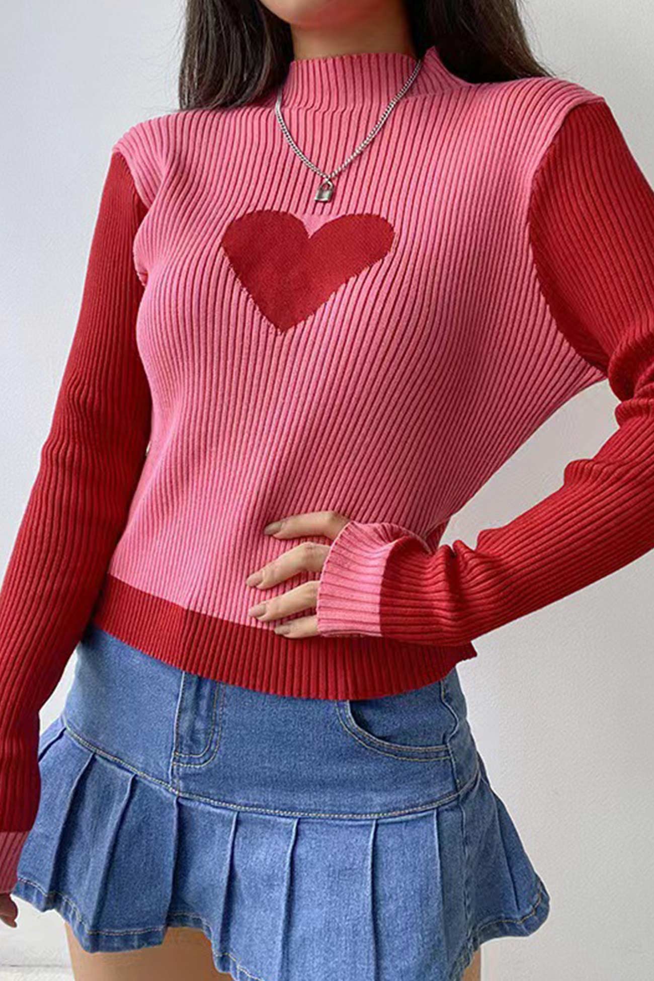 Helena | Contrasting rib-knit tops with a stand-up collar and heart graphic