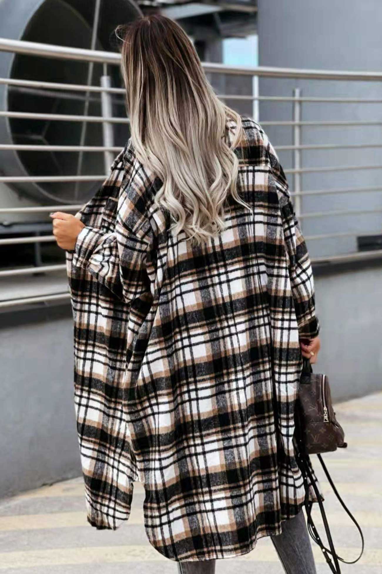 Fabienne | Long, contrasting checked jacket