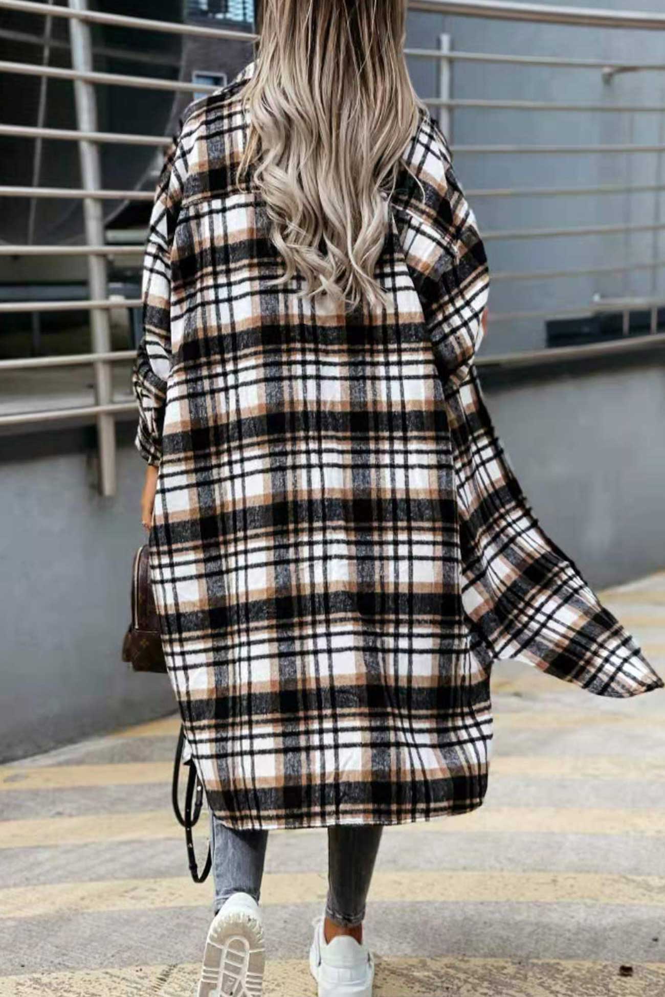 Fabienne | Long, contrasting checked jacket