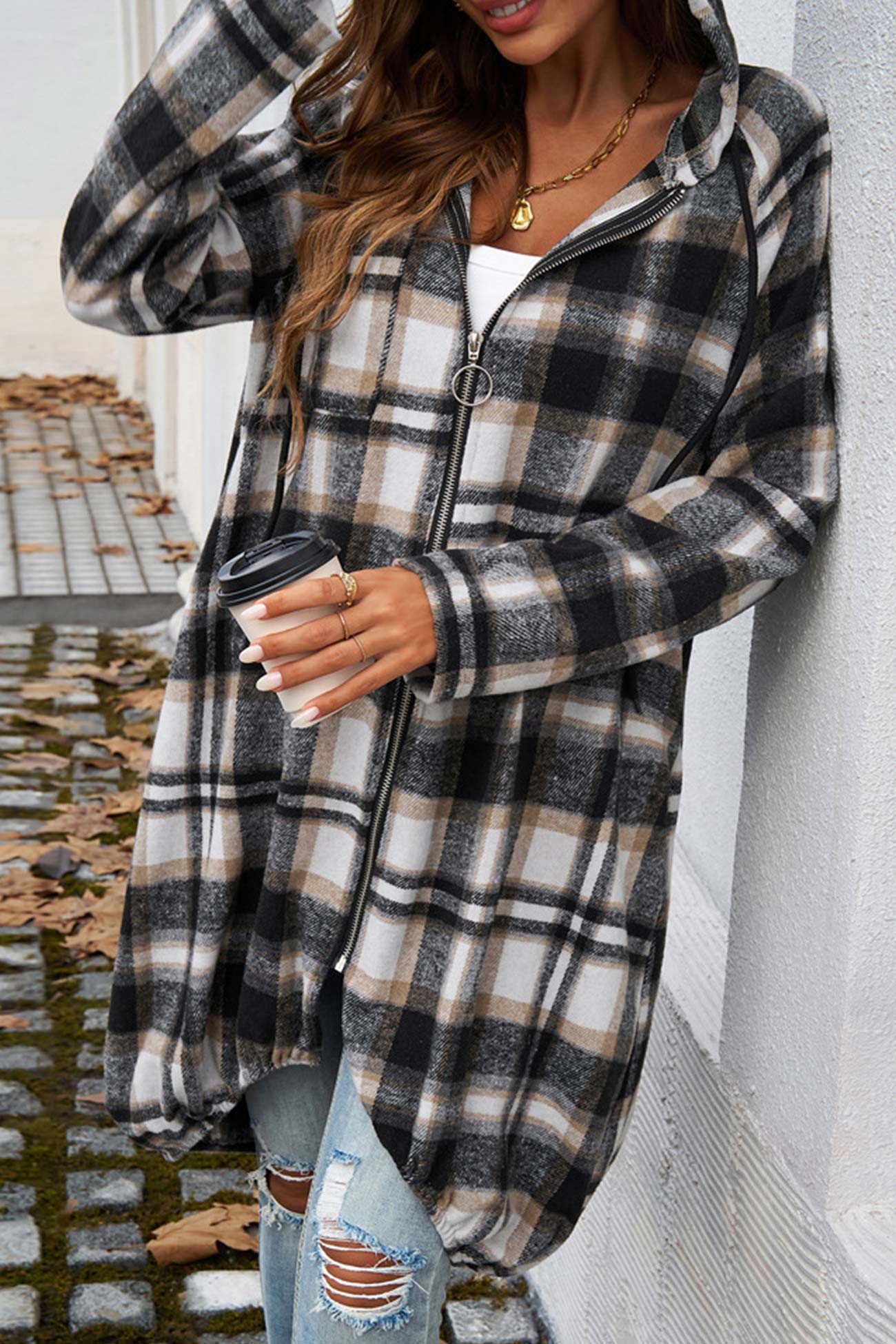 Carmen | Mid-length hoodie with contrast check pattern and zip fastening