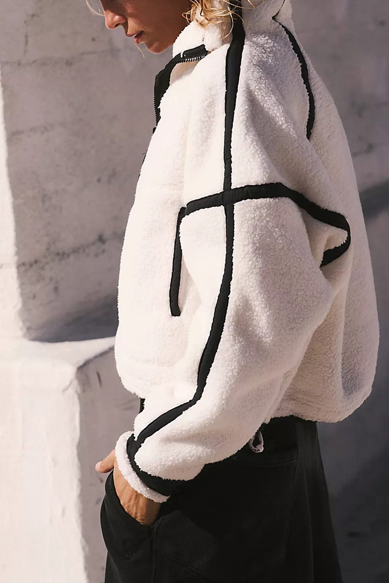 Margherita | Turtleneck plush top with contrast zip and zip fastening