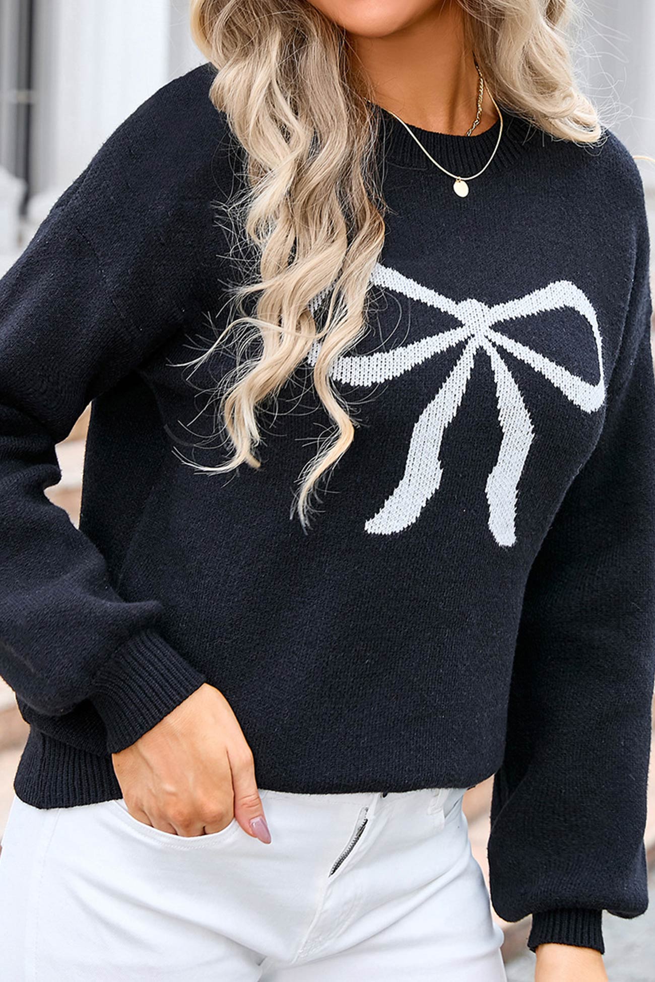 Solveig | Crew neck sweater with bow graphic