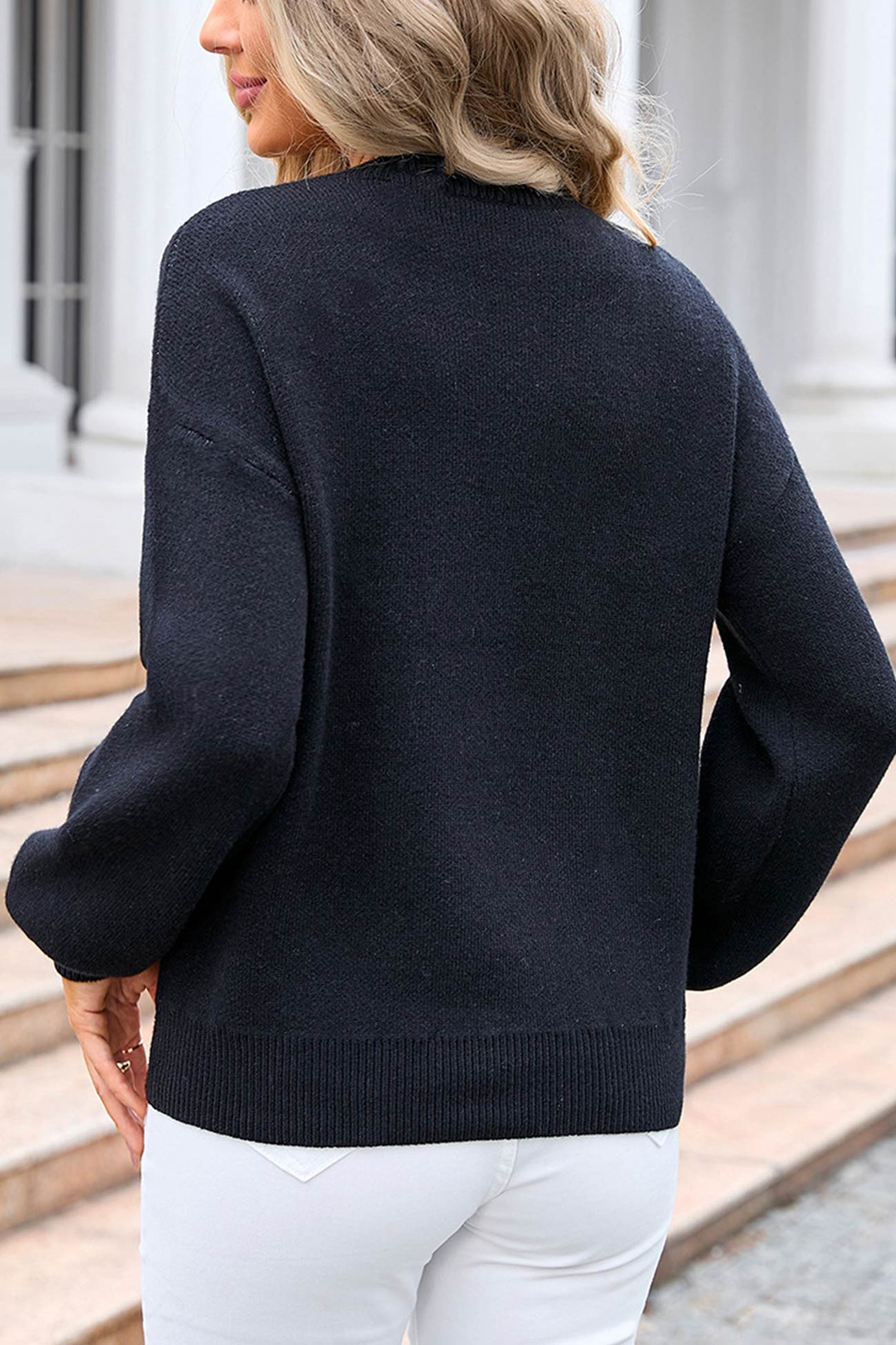 Solveig | Crew neck sweater with bow graphic