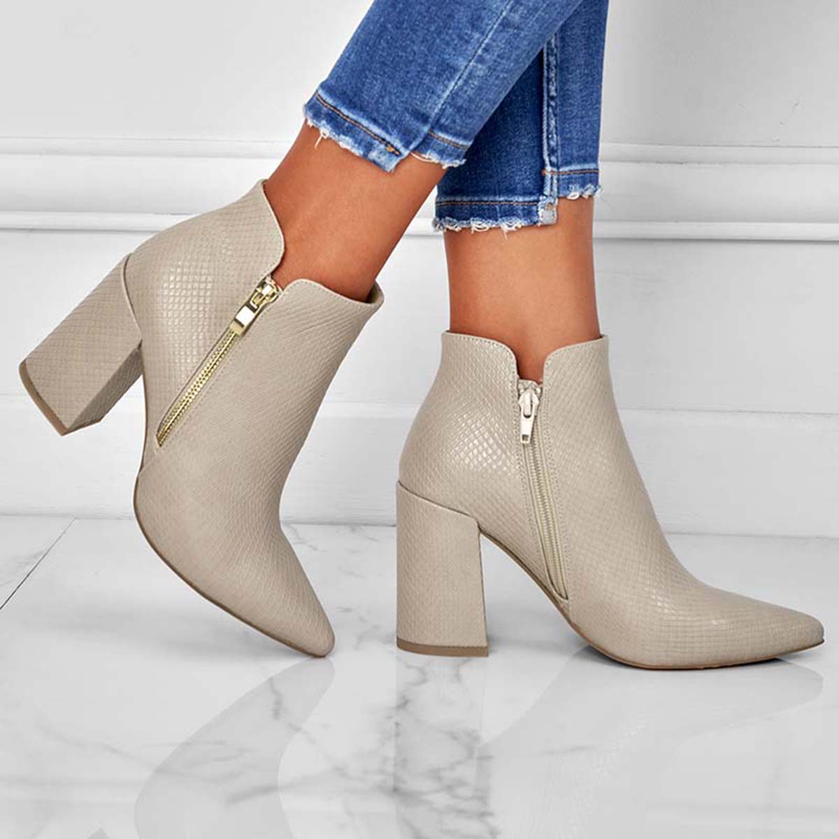 Maria | Fashionable and supportive orthopedic boots.
