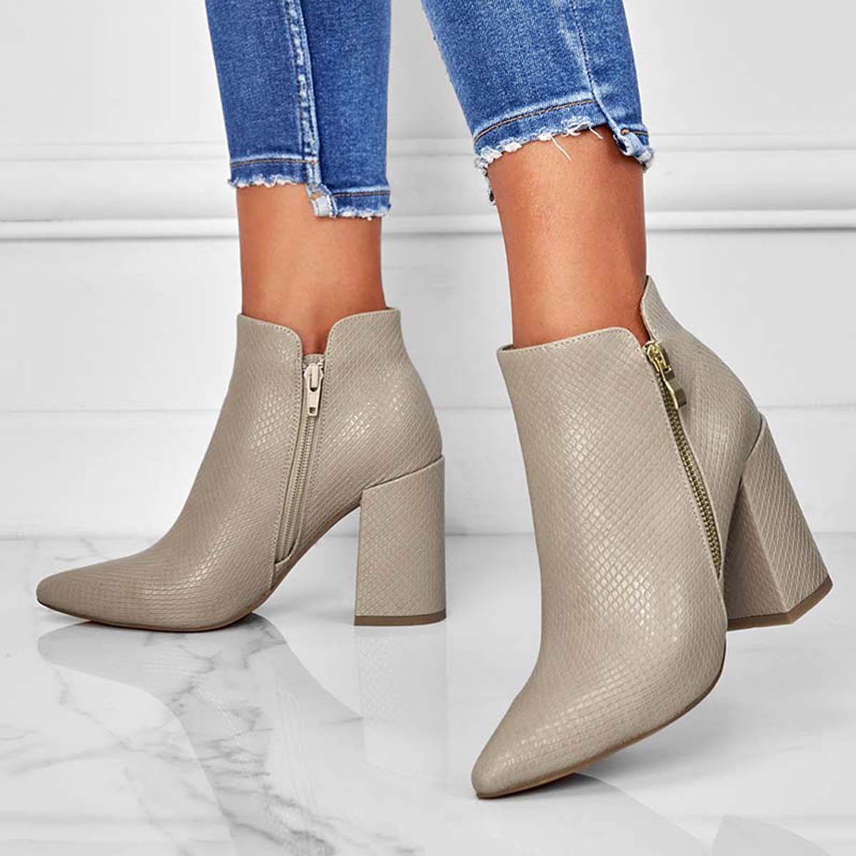 Maria | Fashionable and supportive orthopedic boots.