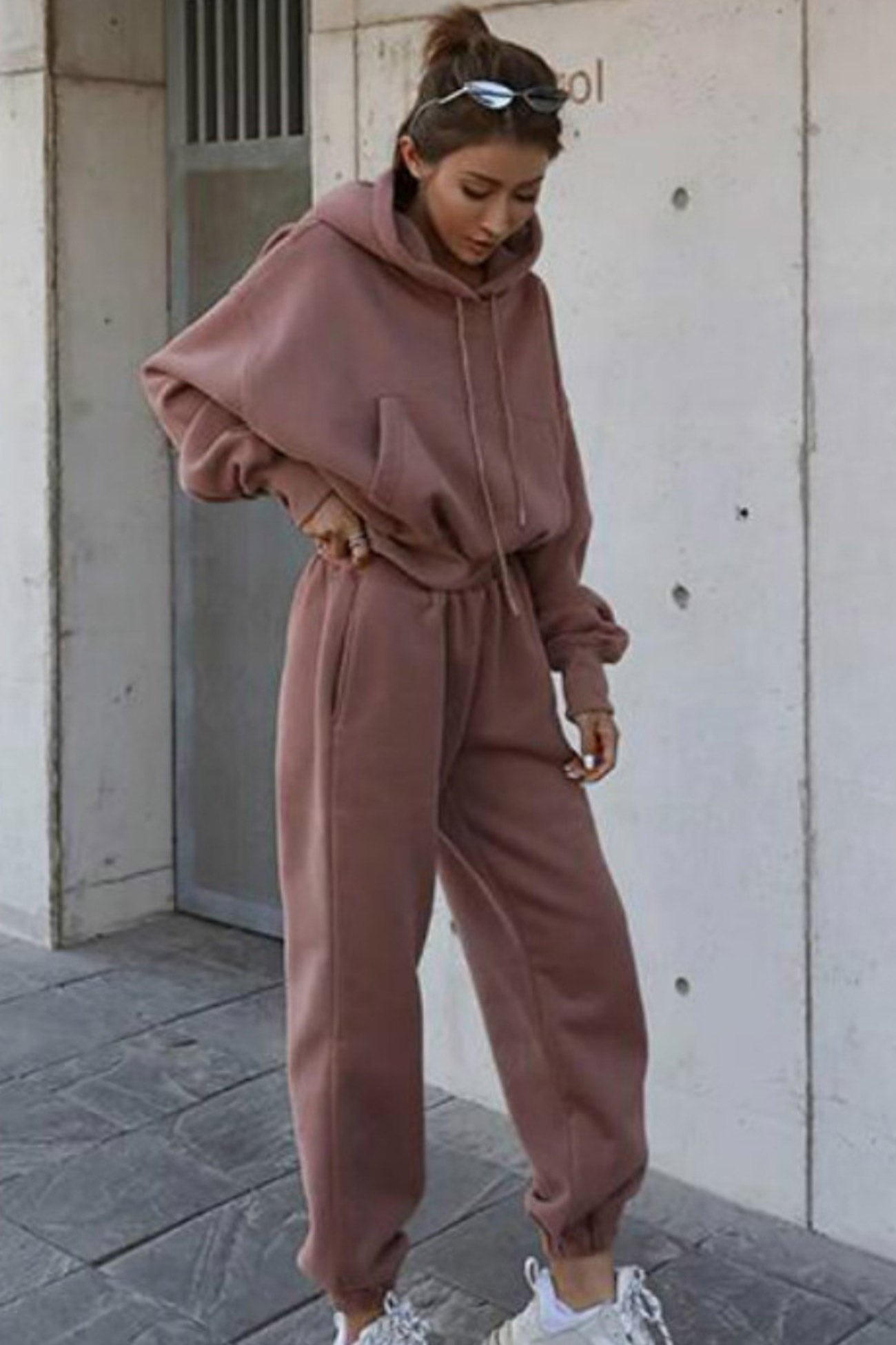 Margrit | Hooded drawstring crop top with sweatpants