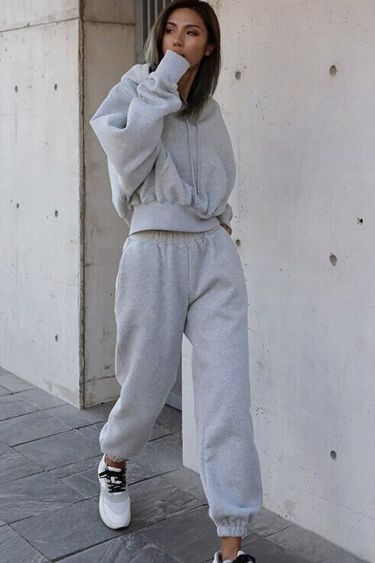 Margrit | Hooded drawstring crop top with sweatpants