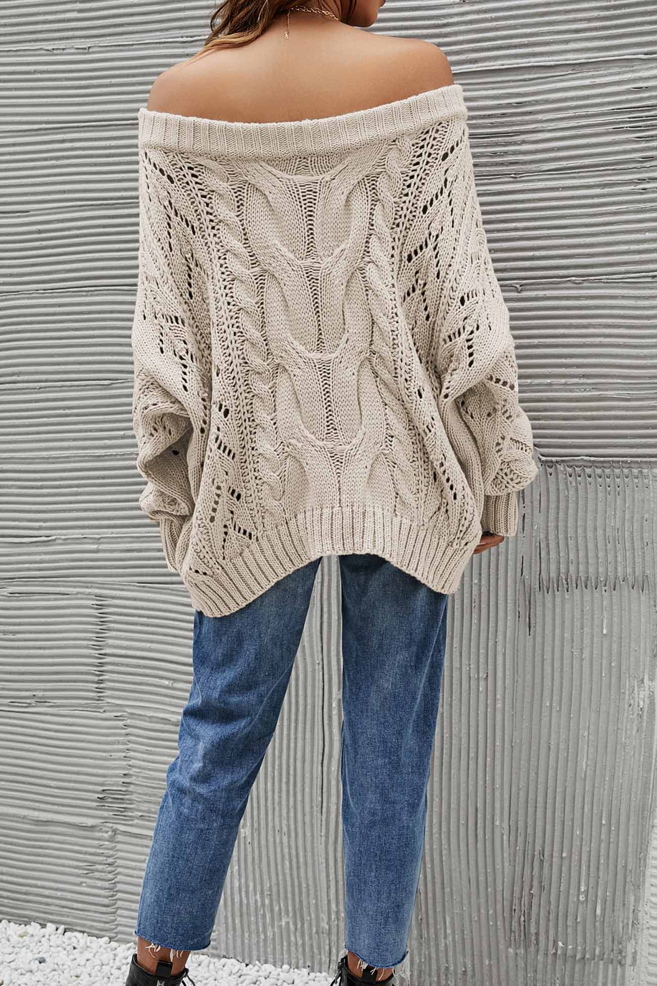 Janine | Knitted jumper with a dropped shoulder and a hollowed-out cable pattern