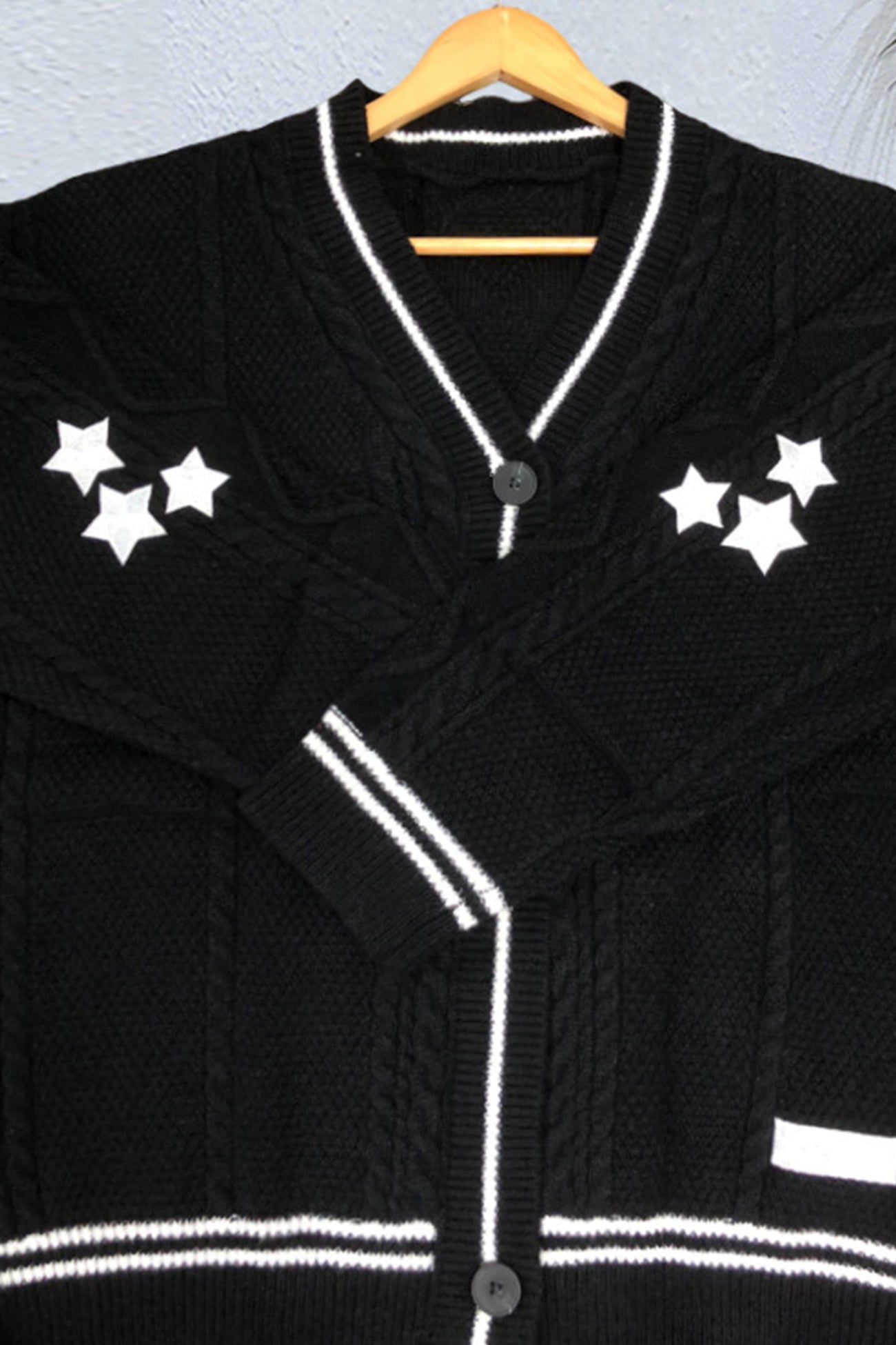 Otilia | Cardigan with five-pointed star embroidery