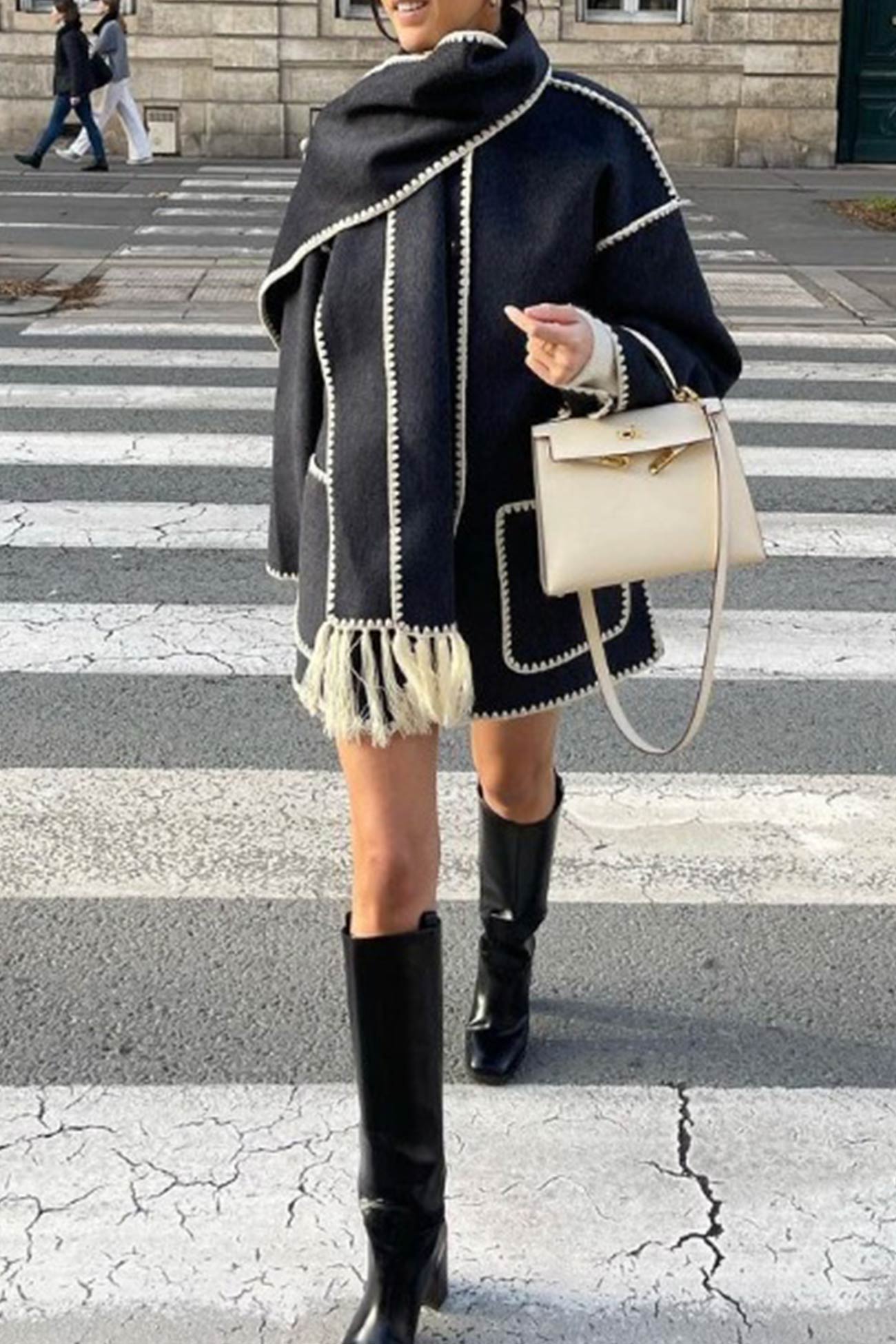 Doris | Fringed hem with shawl coat