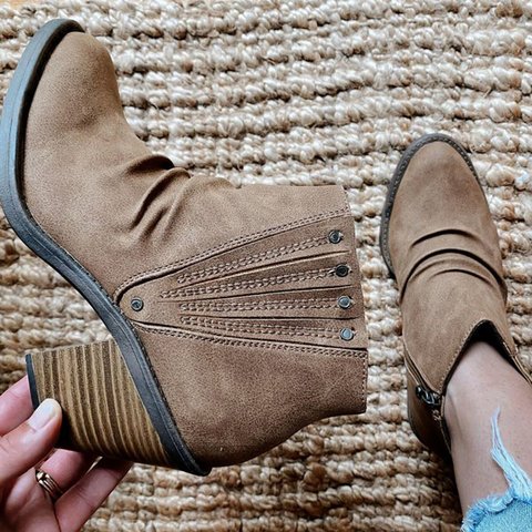 Paula | Custom-made supportive orthopedic boots