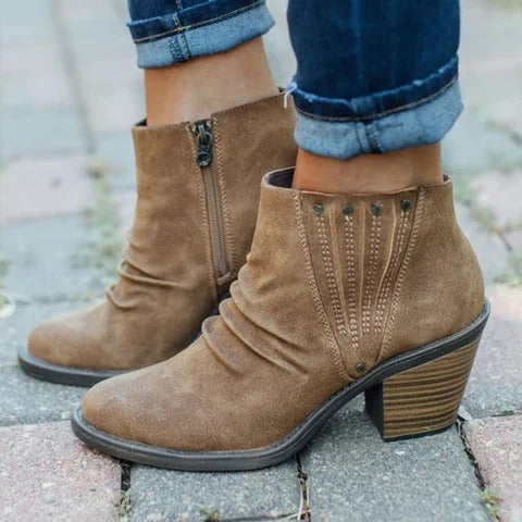 Paula | Custom-made supportive orthopedic boots