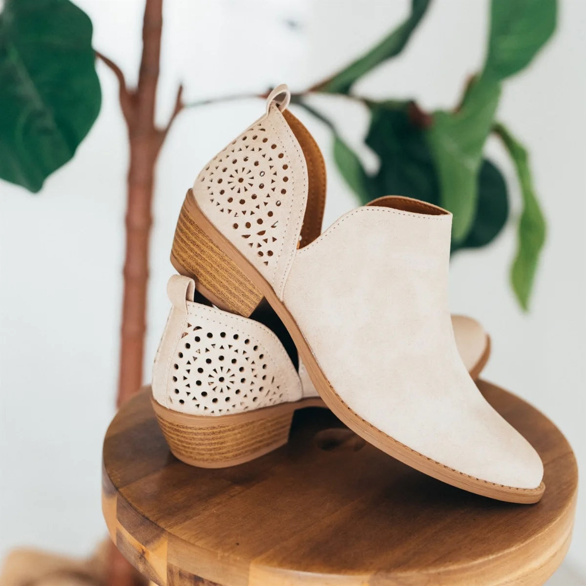 Yvonne | Supportive and fashionable orthopedic boots.