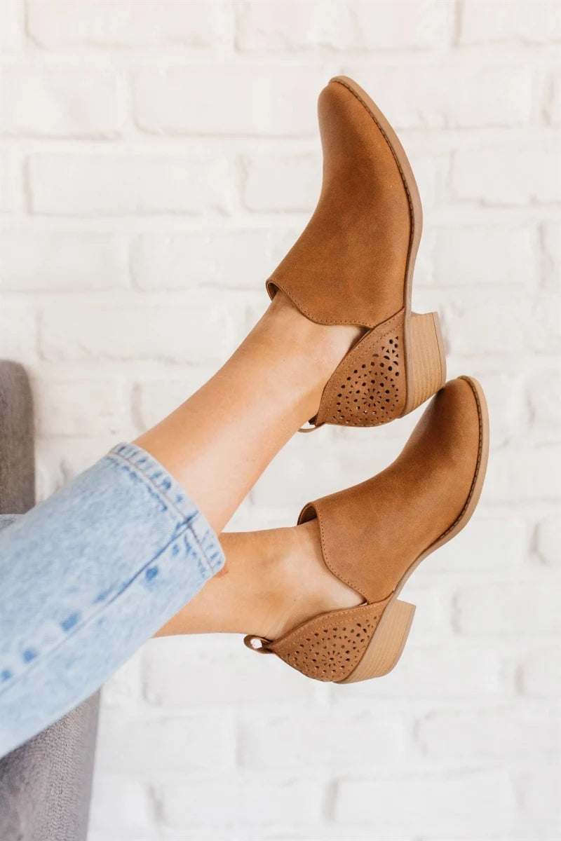 Yvonne | Supportive and fashionable orthopedic boots.