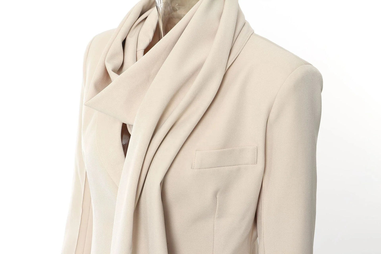 Dafne | Fashionable and effortless winter garment