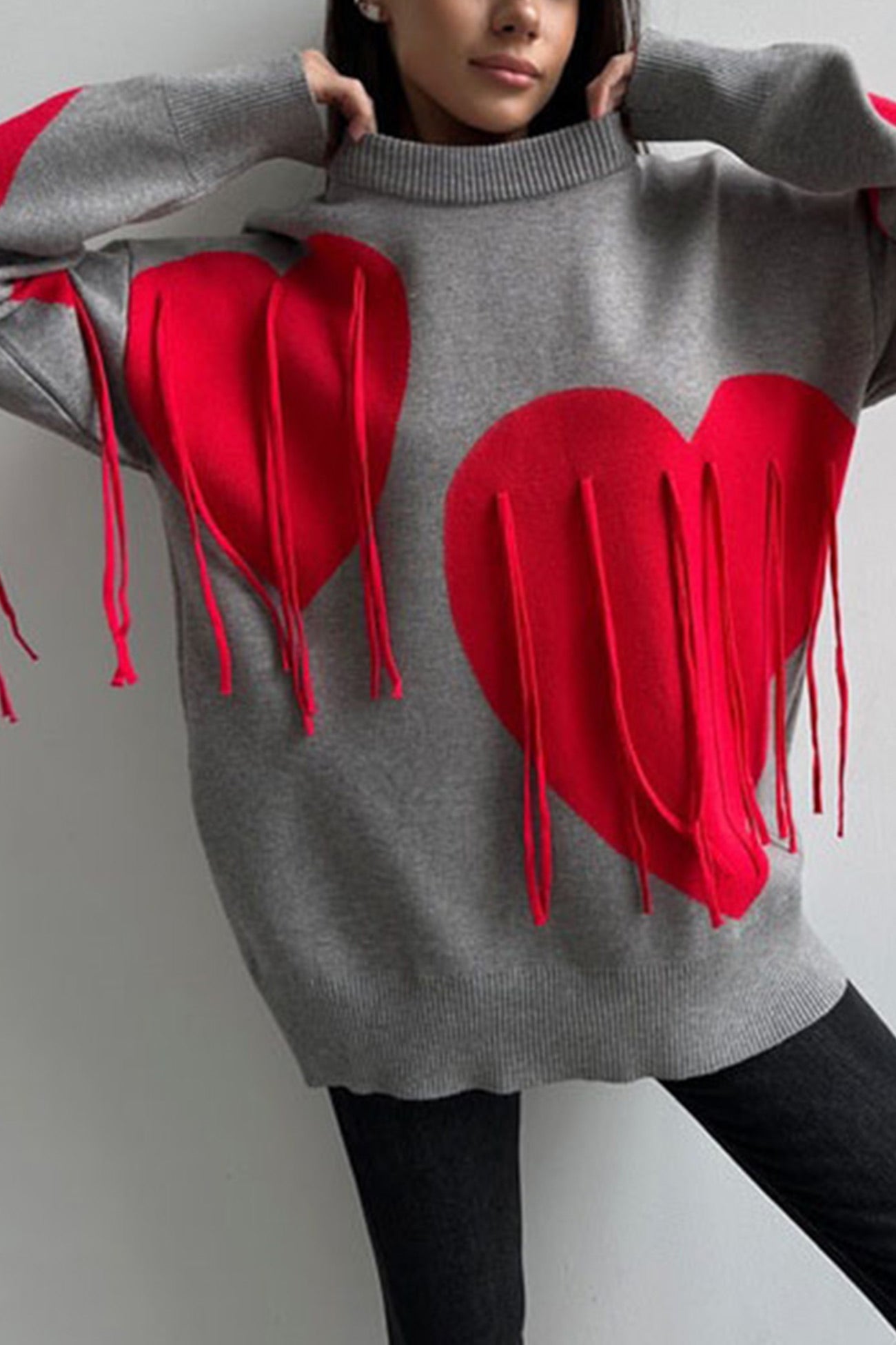 Marlies | Fringe sweater with heart graphic