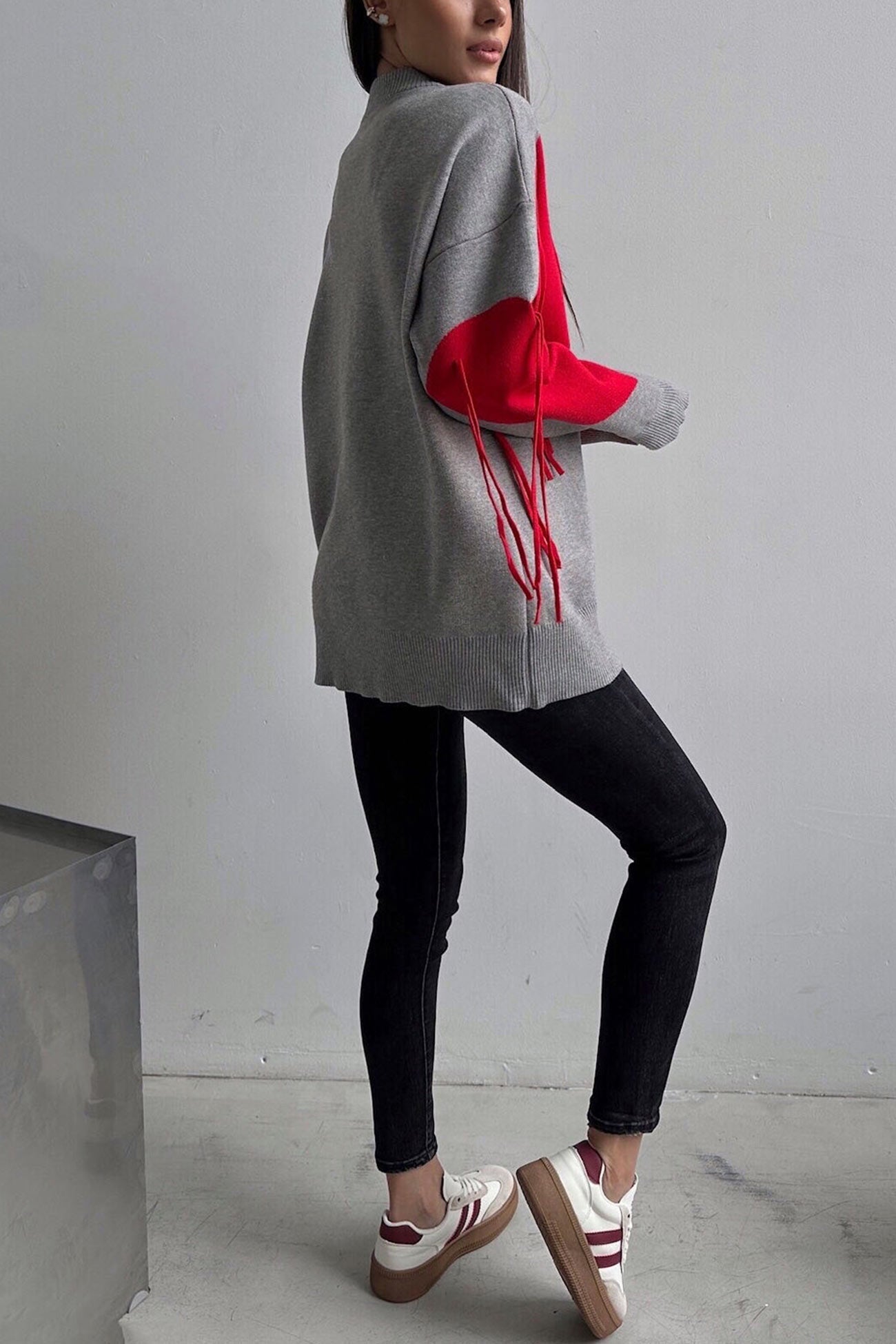 Marlies | Fringe sweater with heart graphic