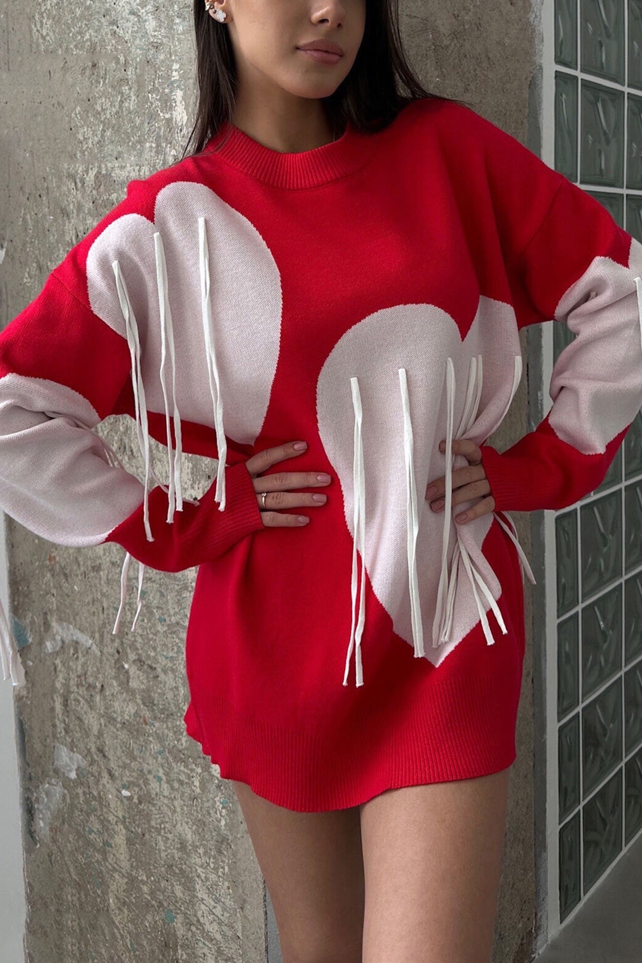 Marlies | Fringe sweater with heart graphic