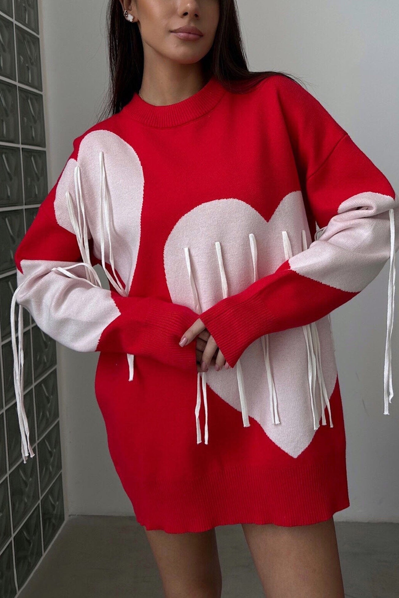 Marlies | Fringe sweater with heart graphic