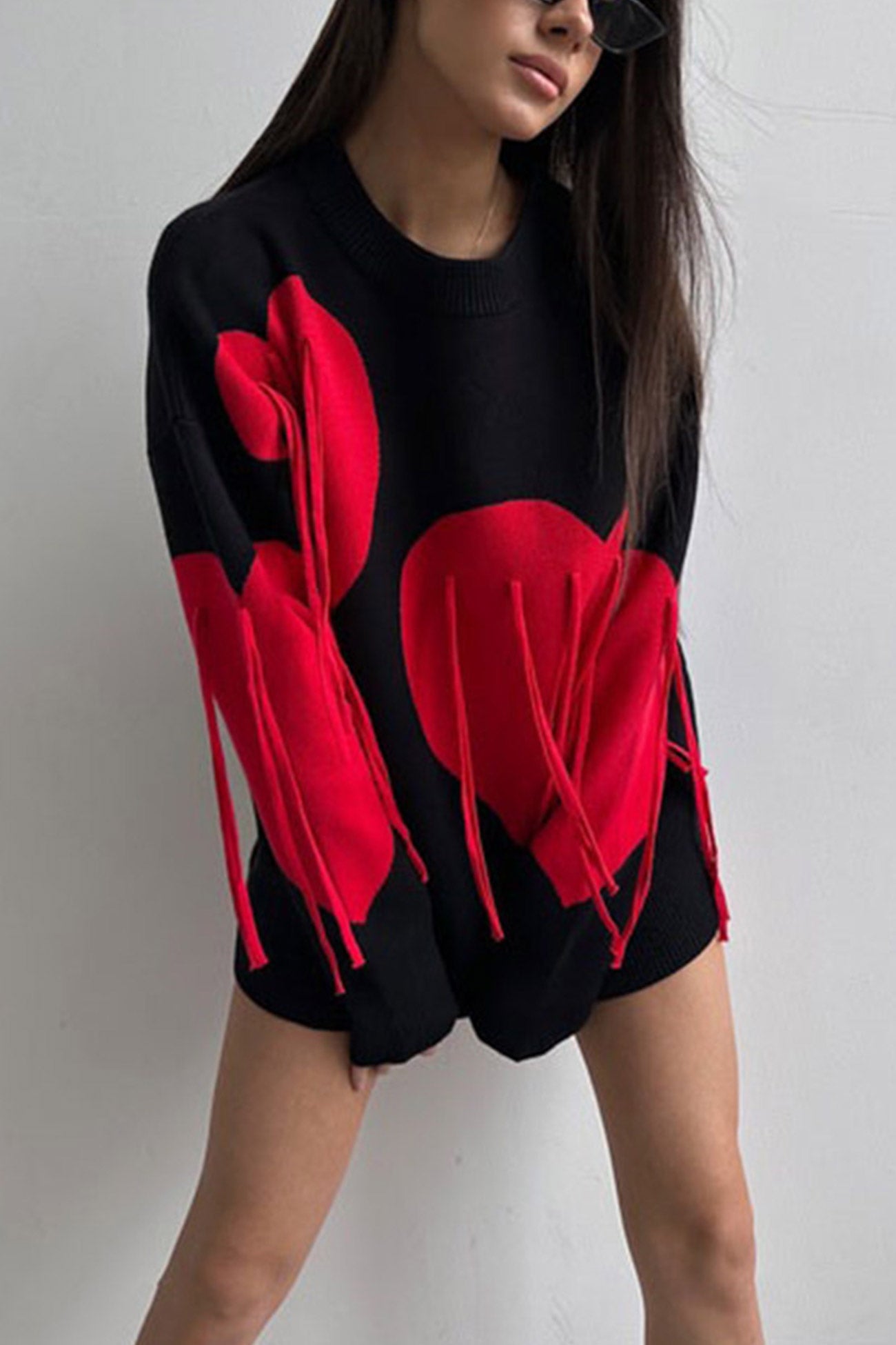 Marlies | Fringe sweater with heart graphic