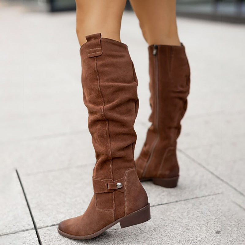 Silvia | Custom-made orthopedic casual boots.