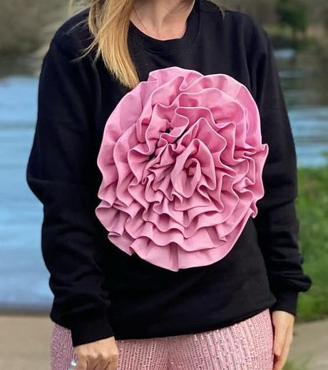 Trinidad | Black sweater with flowers