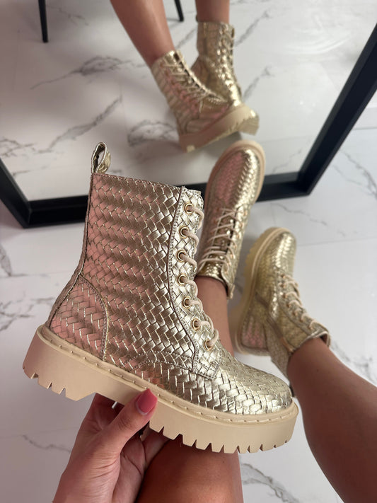 Tamar | golden boots