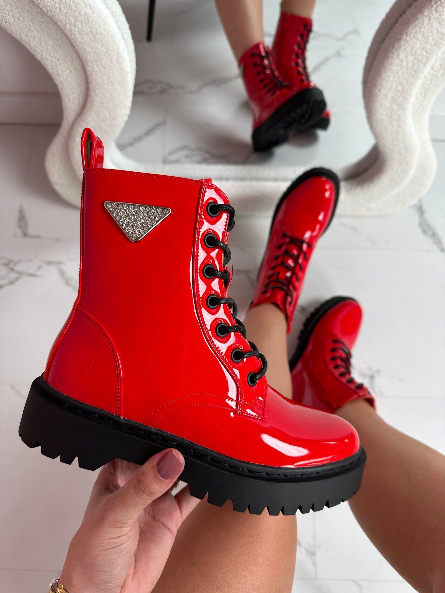 Stella | Shiny red boots