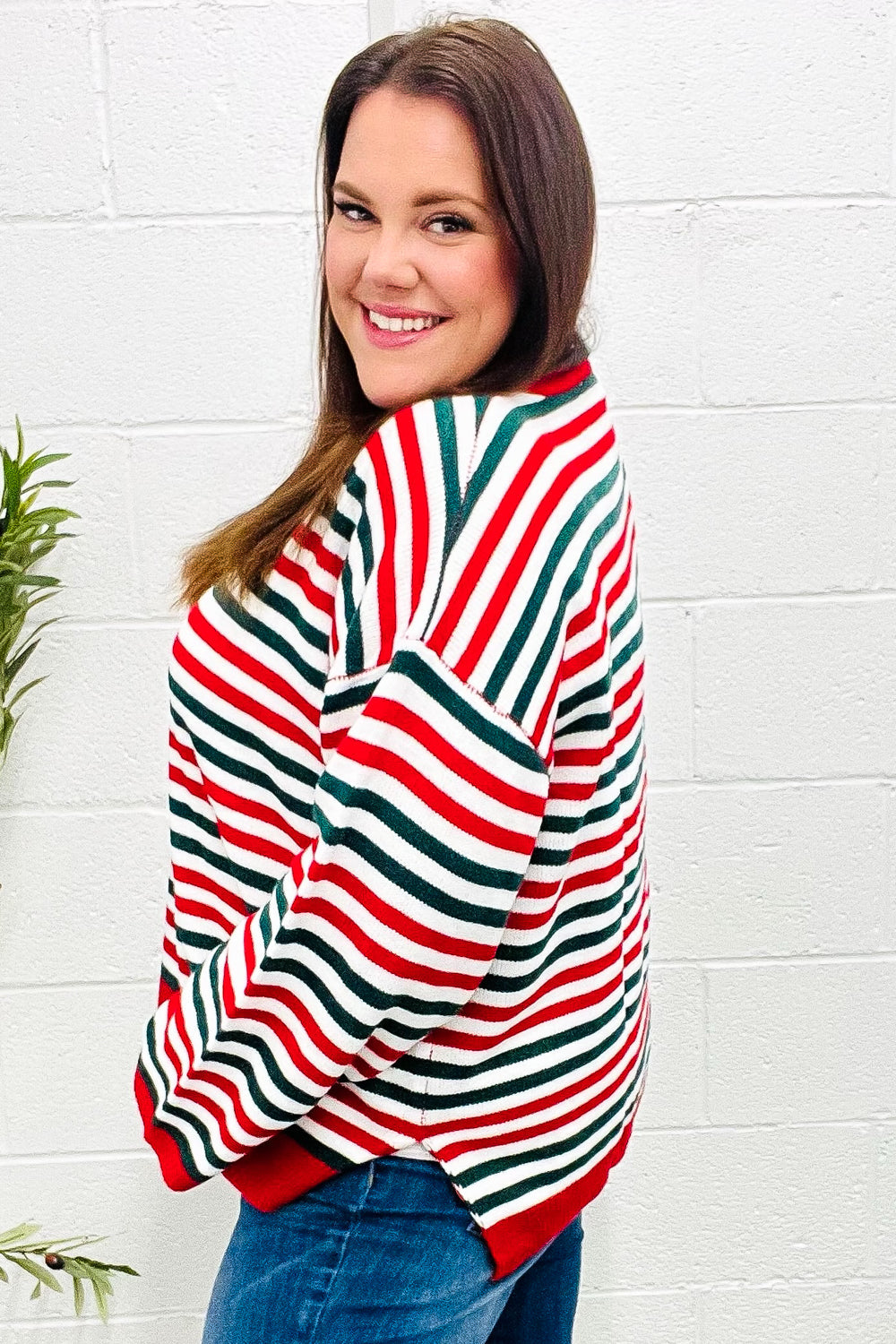 Inés | Christmas red and green striped oversized knit sweater