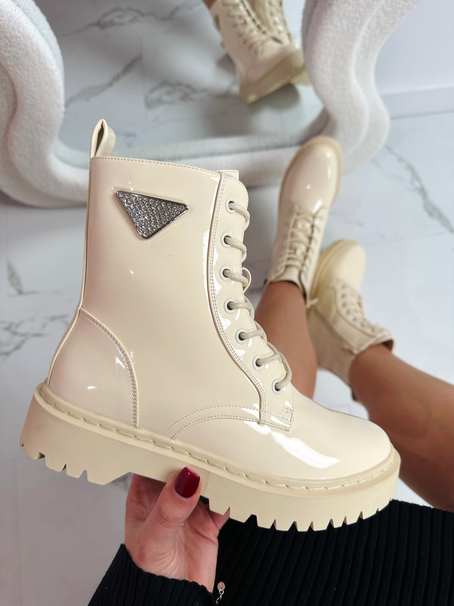 Sofia | Shiny beige boots