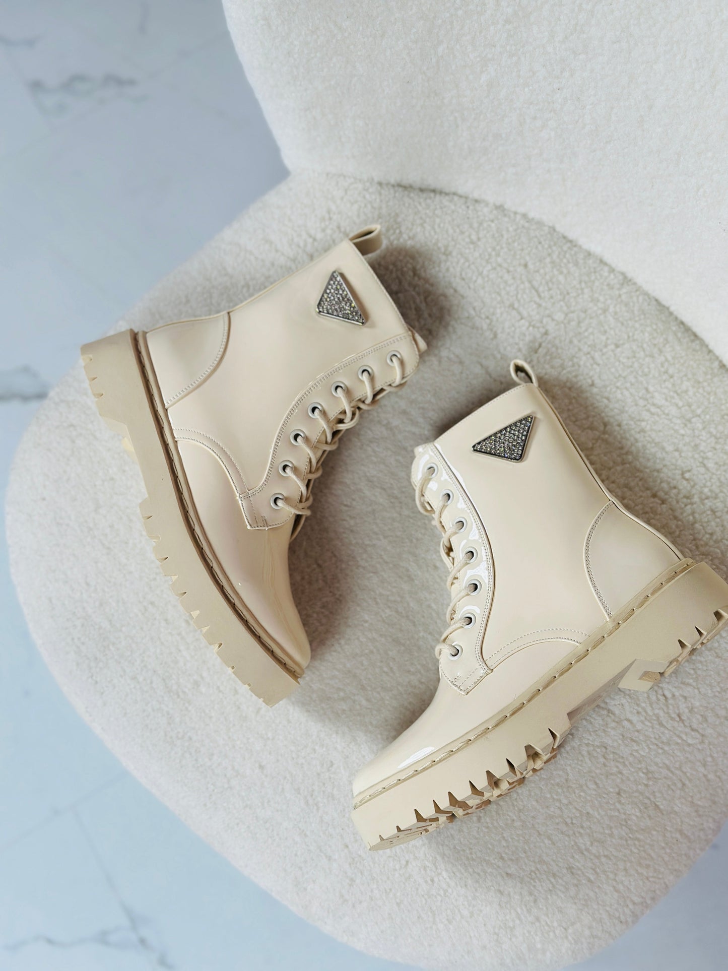Sofia | Shiny beige boots