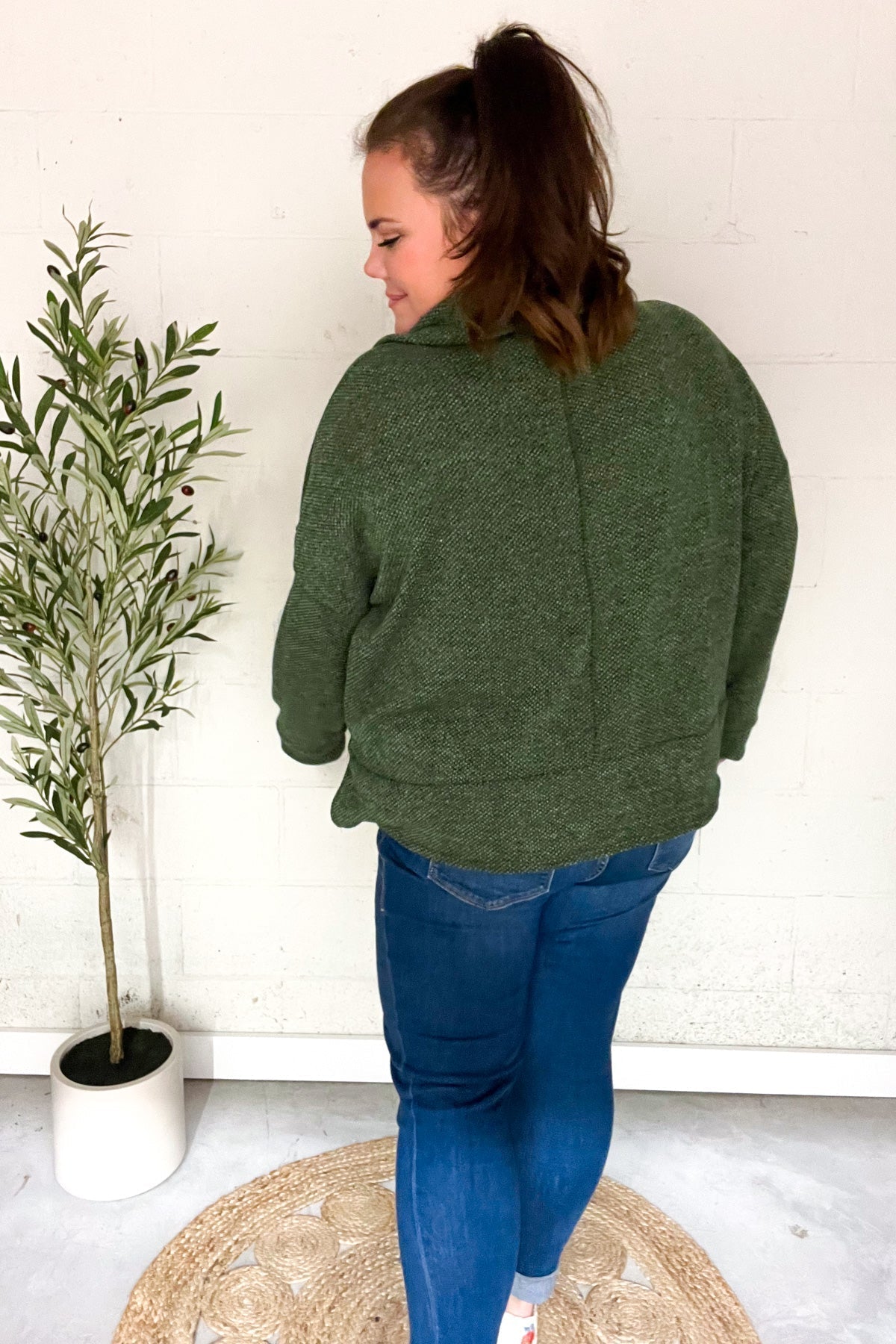 Kristina | Easy Living Olive green textured knit sweater with notched neckline and oversized collar