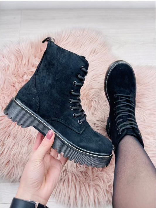 Valeria | Black suede boots