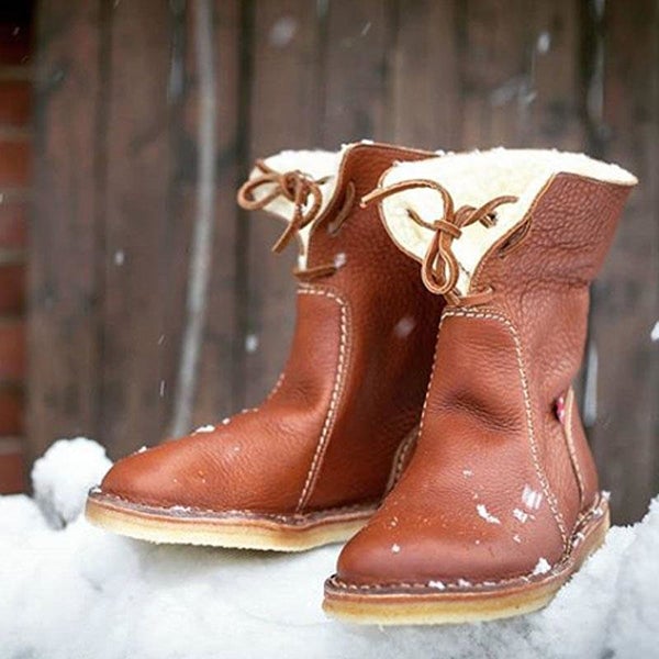 Petra | Fashionable and supportive orthopedic shoes.