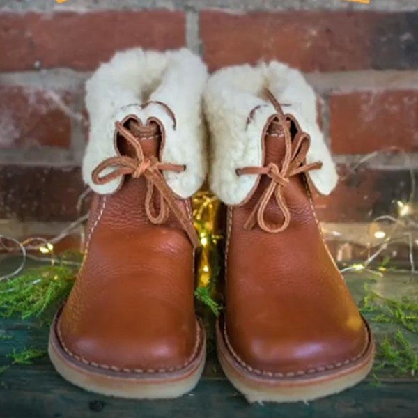 Petra | Fashionable and supportive orthopedic shoes.