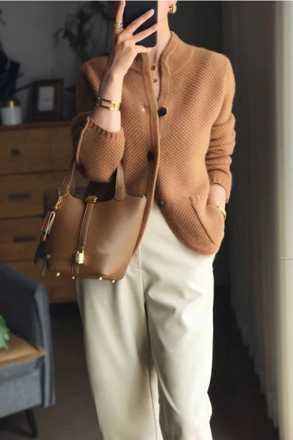 Delia | Relaxed and timeless winter cardigan