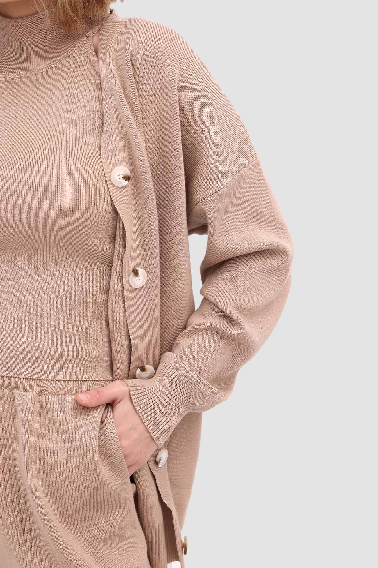 Hilda | Knitted crop tank top, pants and dressing gown