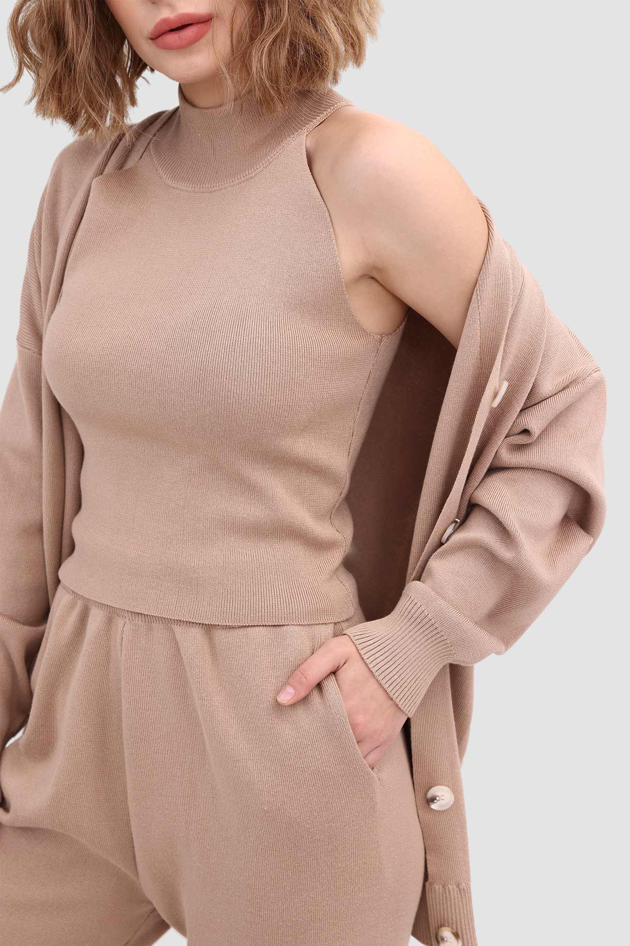 Hilda | Knitted crop tank top, pants and dressing gown