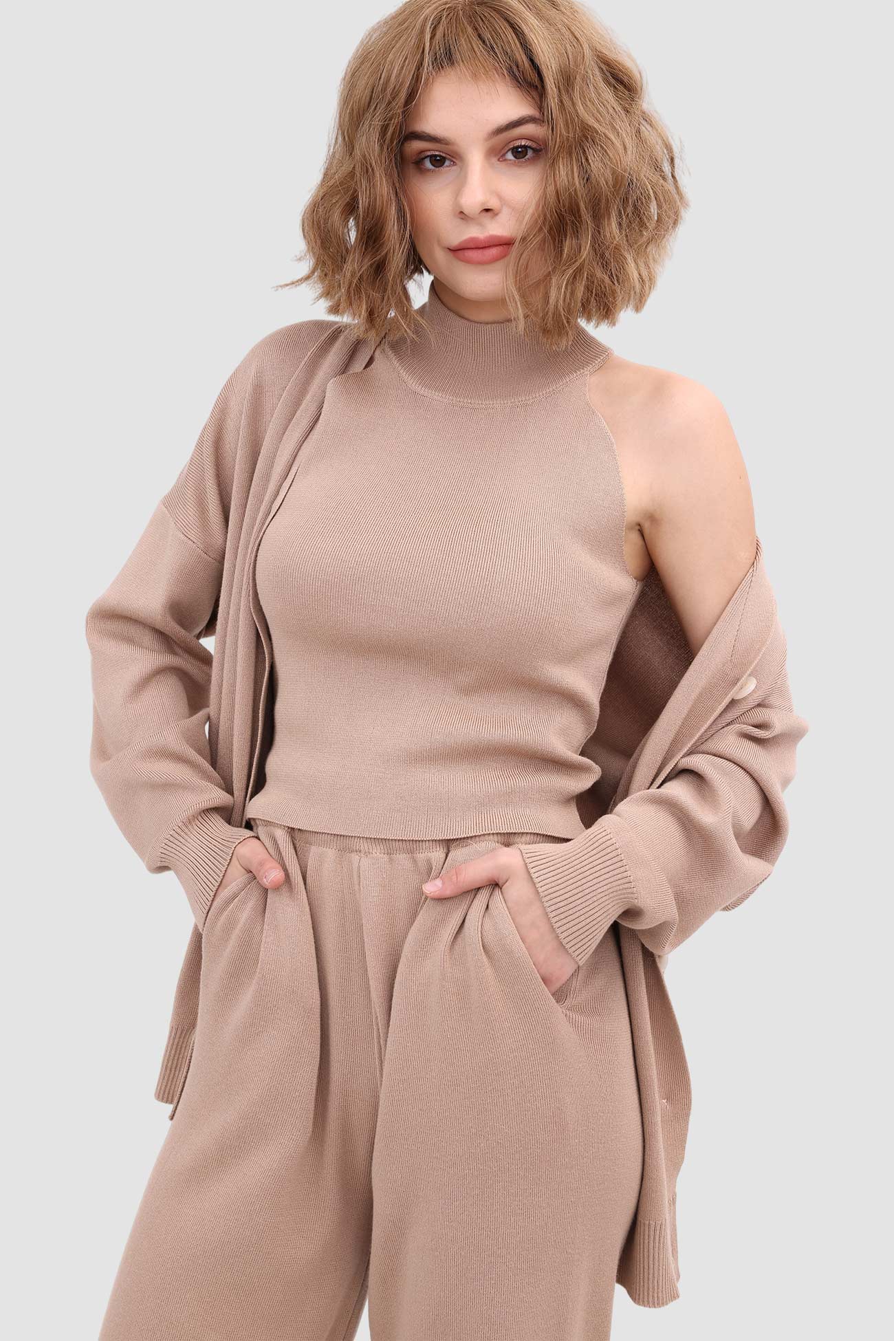 Hilda | Knitted crop tank top, pants and dressing gown