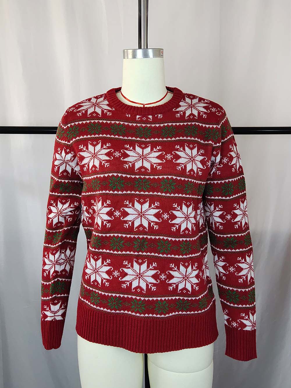 Carina | Knitted Christmas sweater with snowflakes and long sleeves
