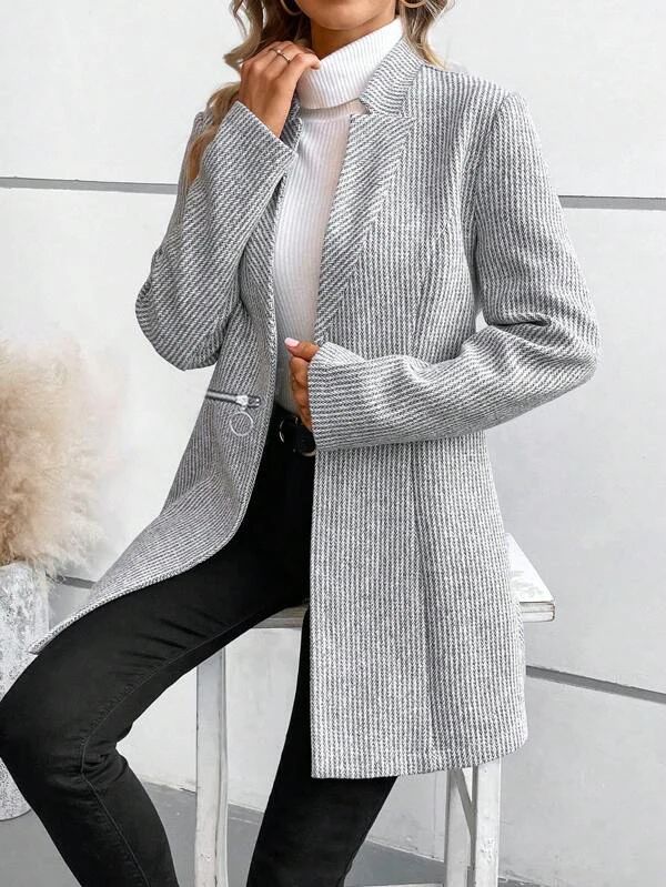 Estela® | Exterior clothing in gray plain with some lengths and pockets