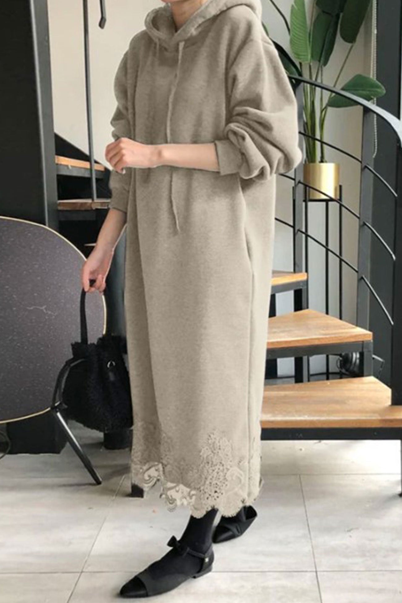 Hedwig | Hooded dress with lace hem