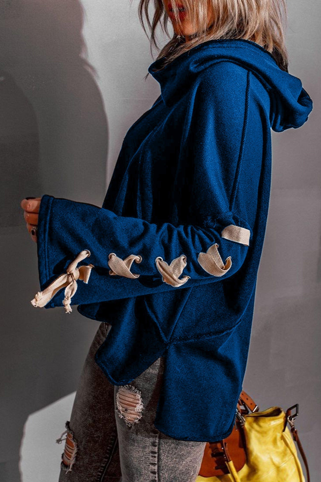 Marieke | Zip-up hoodie with a stacked collar and raw edges