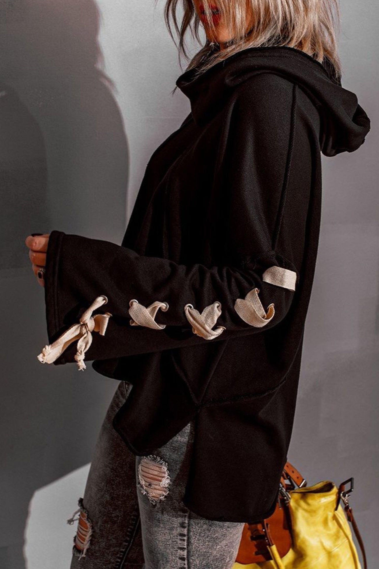 Marieke | Zip-up hoodie with a stacked collar and raw edges