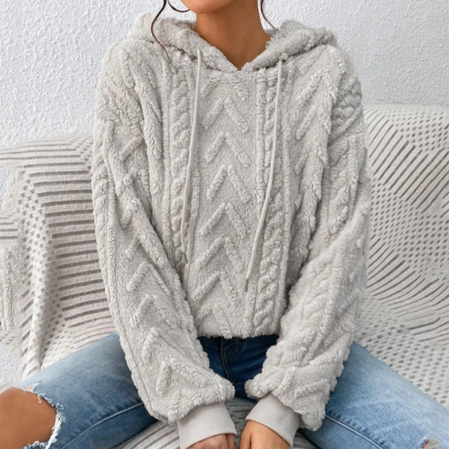 Cecilia | Loose-fitting fleece sweater with hood