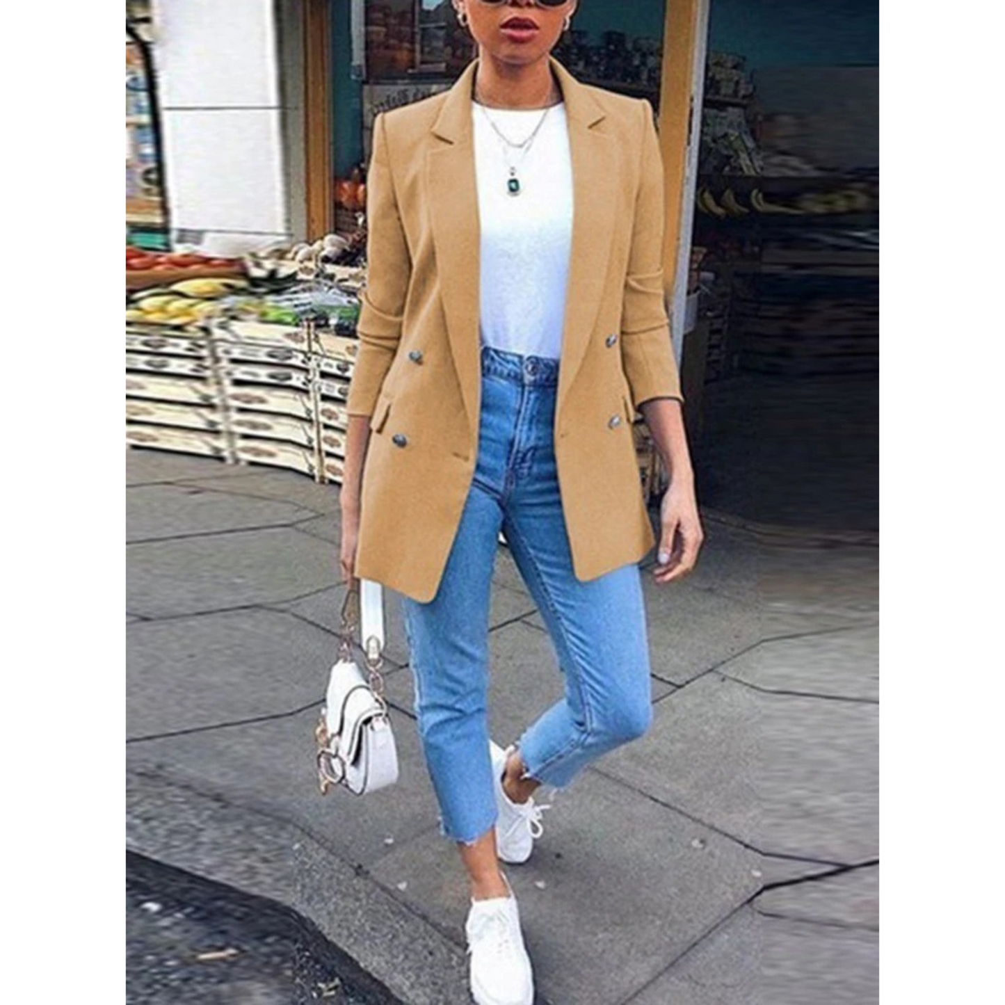 Jacqueline | Long women's blazer with buttons and collar