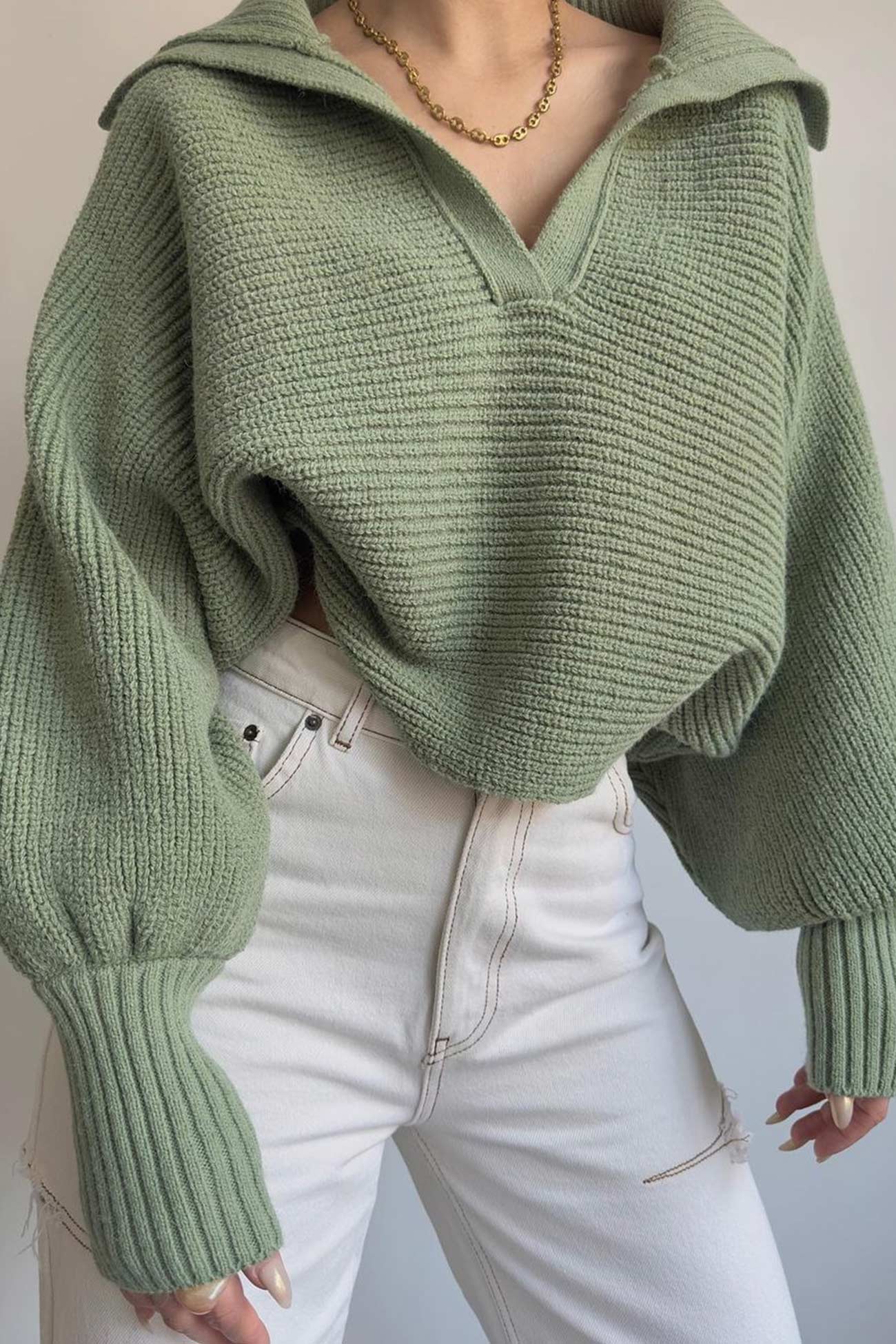 Carolina | V-neck lapel sweater with puff sleeves